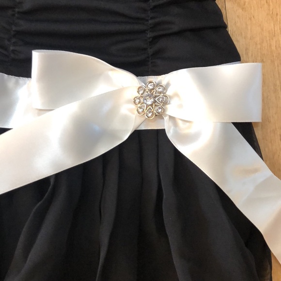 Girls party dress size 7/8 - Picture 2 of 5